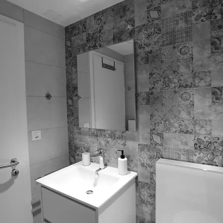 Mayenzett 25, Komplett Renoviert, Vis-a-vis Klinik & Thermalbad Apartment Leukerbad